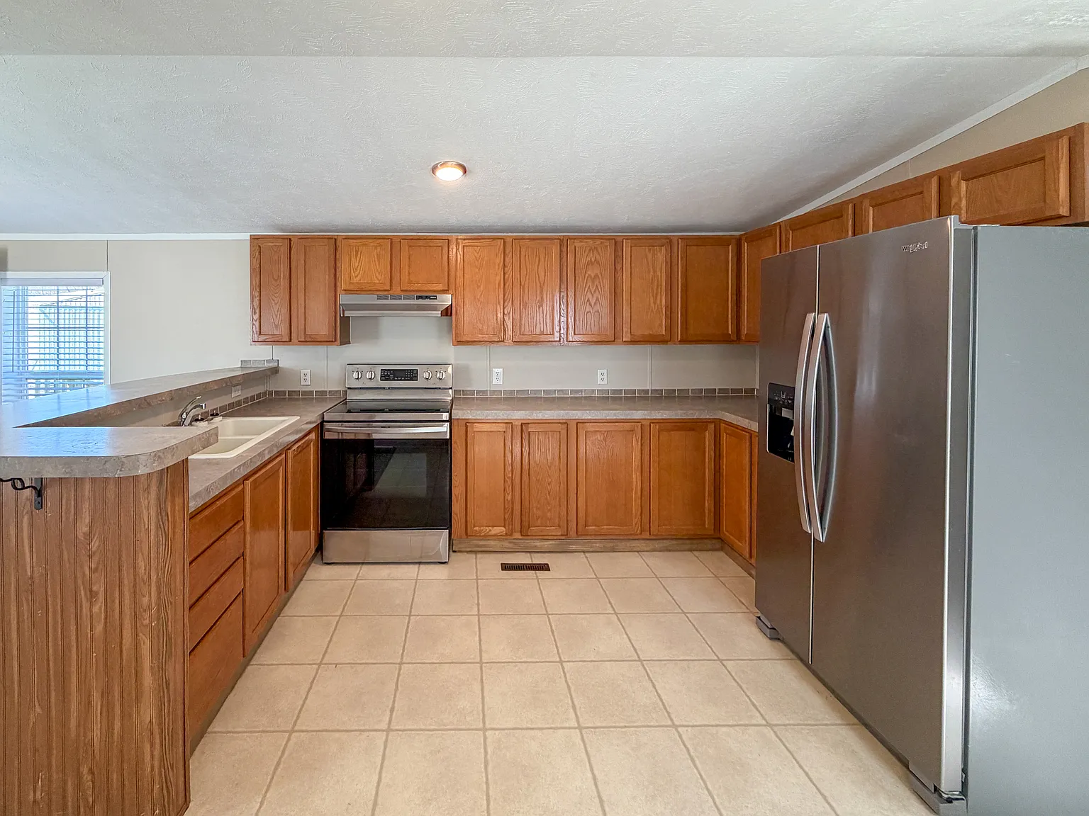 Newly Renovated 3-Bedroom Home, Short Drive To The City Barboursville WV — Photo 4