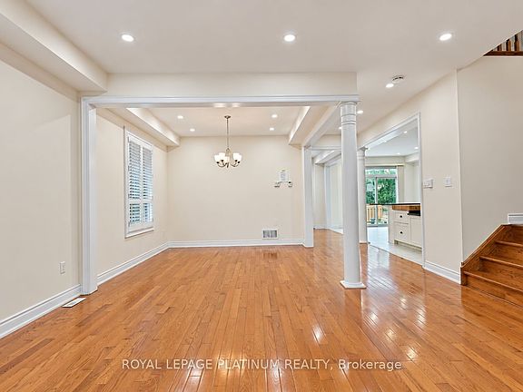 4th image of 146 Sandringham Dr