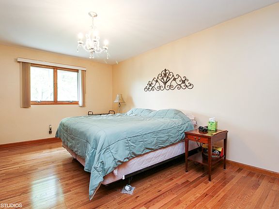 5th image of 1060 Shawnee Ct