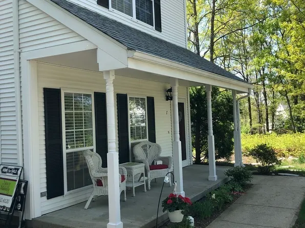 7 Ouimet Ln, Foxboro, MA 02035