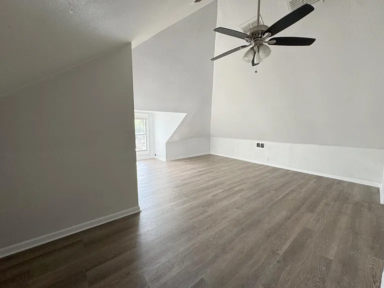 220 N Beaumont Ave #2 — Photo 16