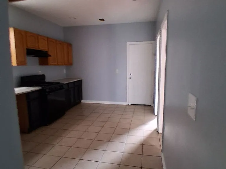483 Avon Ave — Photo 14