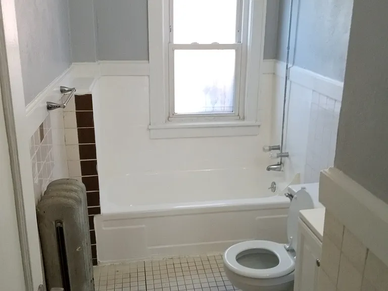 Hall Apartments — Photo 8