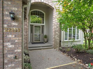 22733 SE 27th St, Sammamish, WA 98075