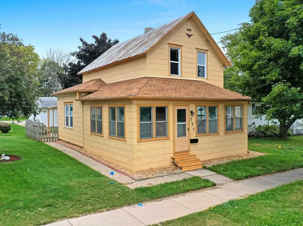 707 E 10th St, Kaukauna, WI 54130