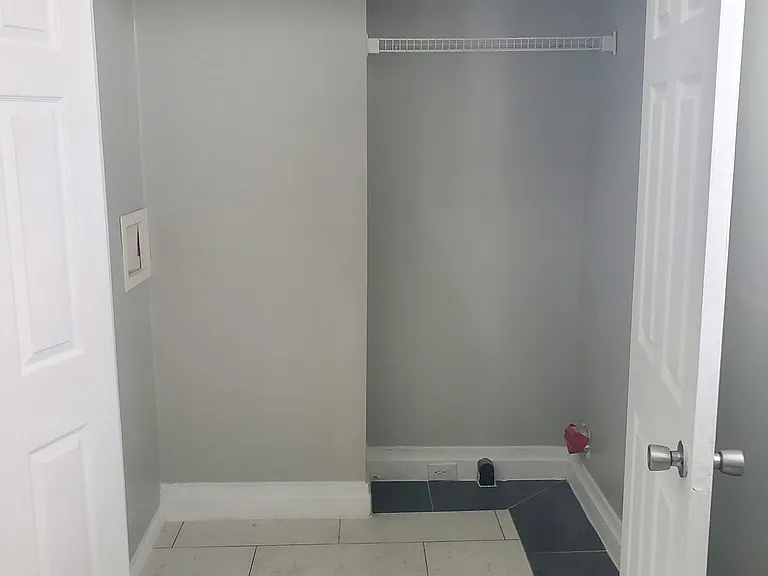 803 Woodlawn St — Photo 10