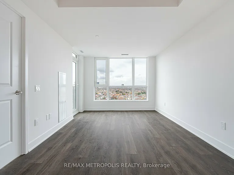 202 Burnhamthorpe Rd E #1704 — Photo 11
