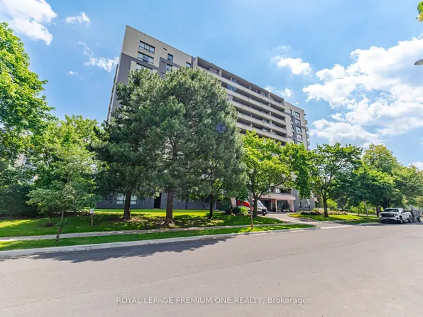 100 Canyon Ave #302, Toronto, ON M3H 5T9