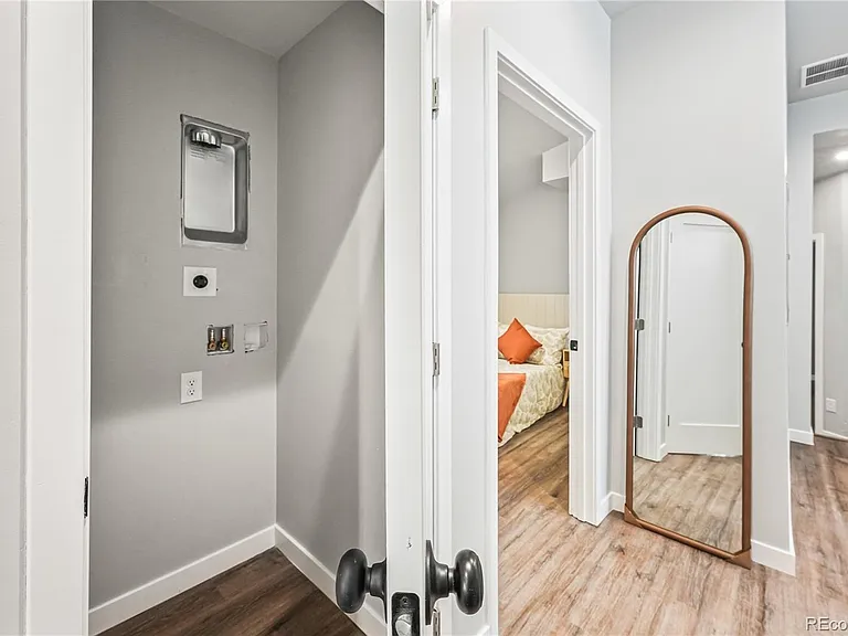 2949 Glenarm Pl — Photo 15