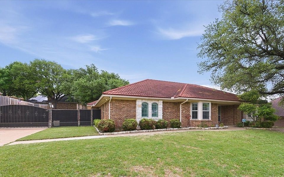 1st image of 8325 Crosswind Dr