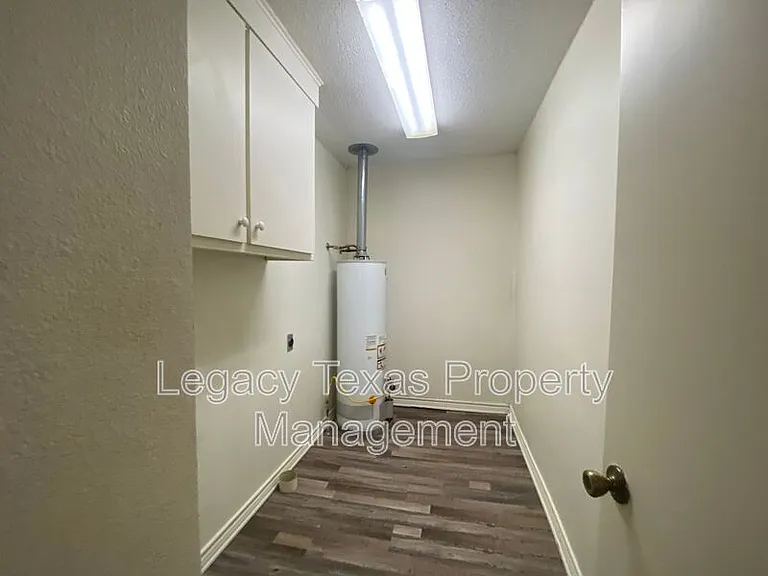 108 Pine St — Photo 5
