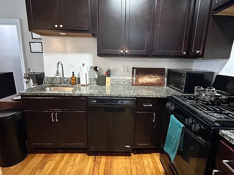 639 W Roscoe St #T1 — Photo 9