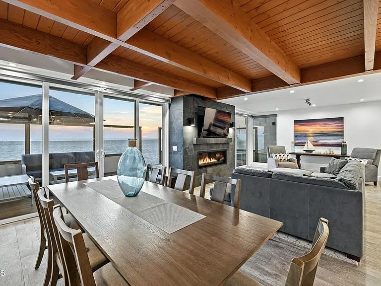 3373 Ocean Dr — Photo 22