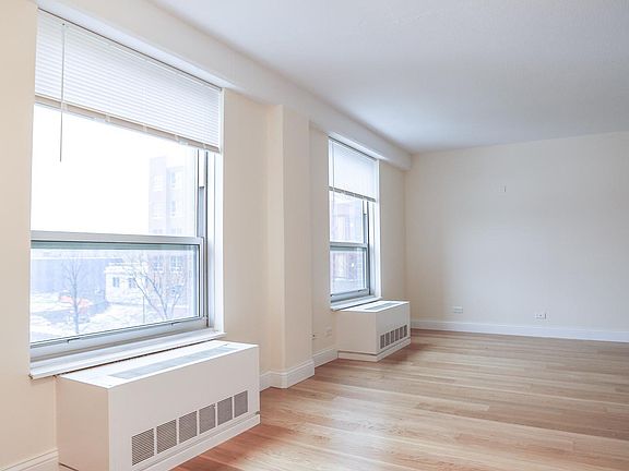 5th image of 4502 N Winchester Ave #1422