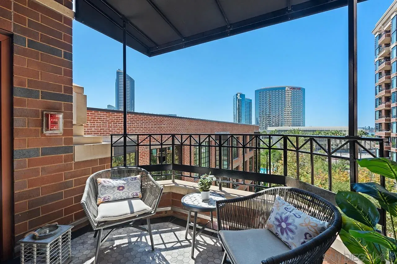 CityFront Terrace — Photo 4