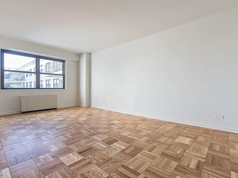 305 E 86th St #6SW — Photo 4