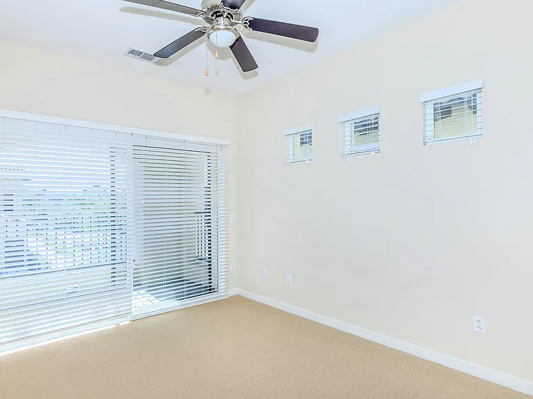 Vineyards at Palm Desert Apartment Homes — Photo 106