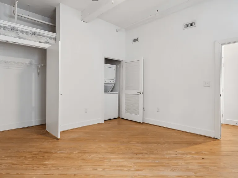 First Colony Flats — Photo 7
