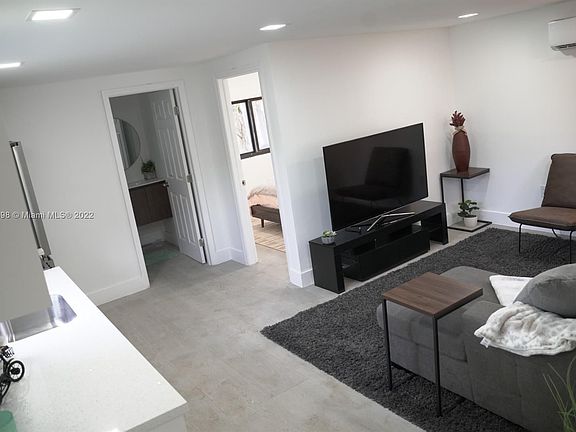 5th image of 520 NW 45th St #1