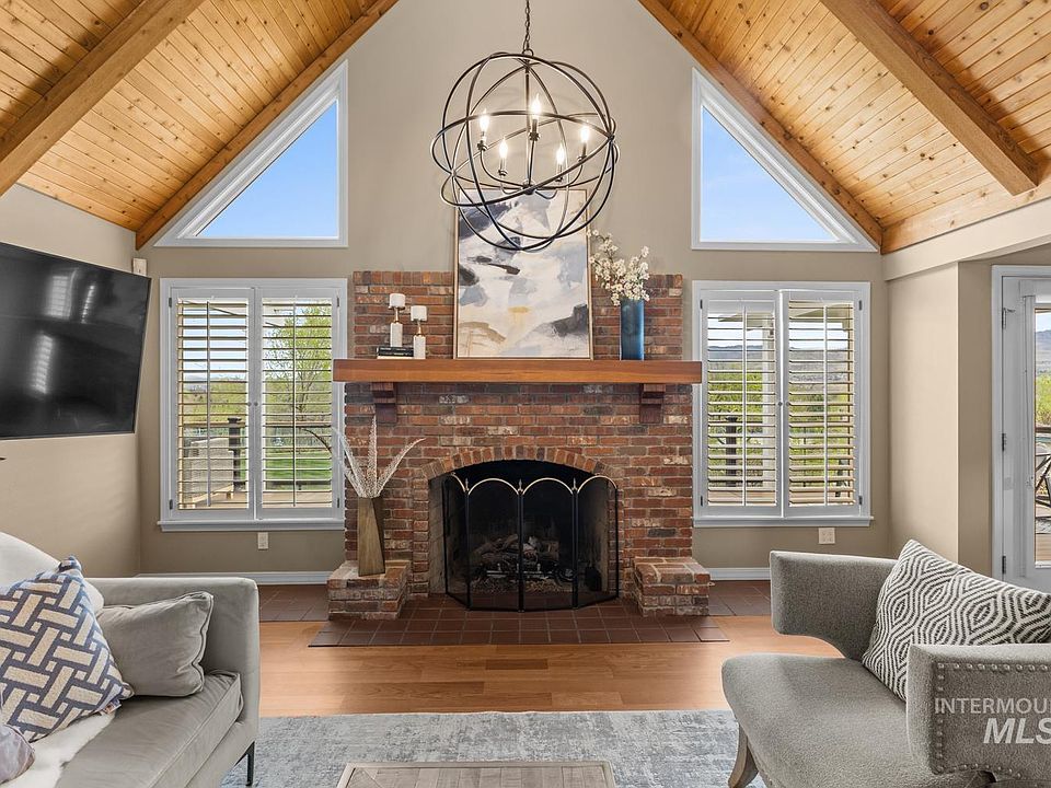 1st image of 318 E Lake Rim Ln