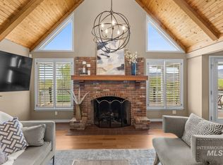 318 E Lake Rim Ln, Boise, ID 83716