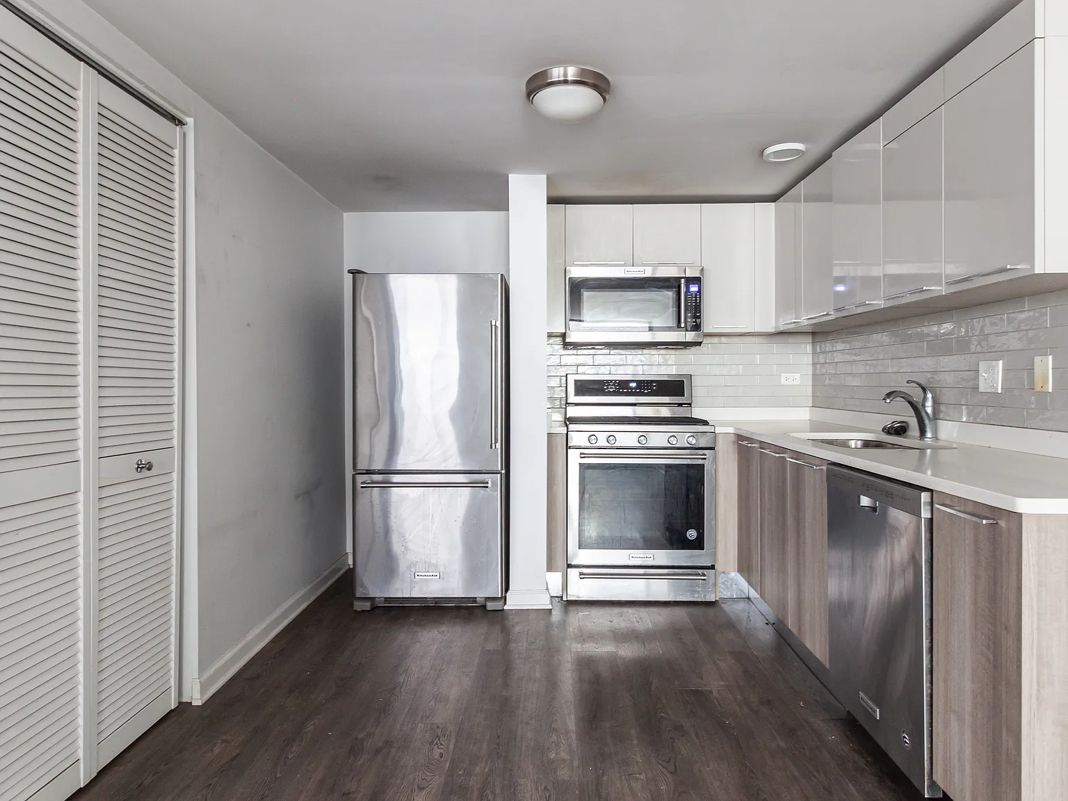 2 bed, 2.5 bath, 1000 sqft, $3,095 — Photo 2
