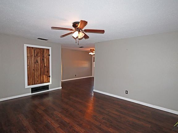 5th image of 404 Shady Ln