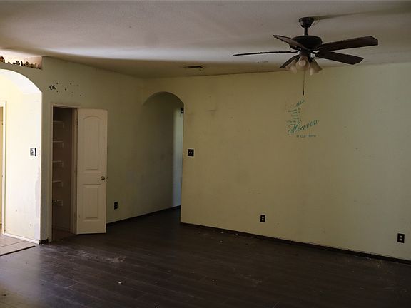 4th image of 127 Lynne St