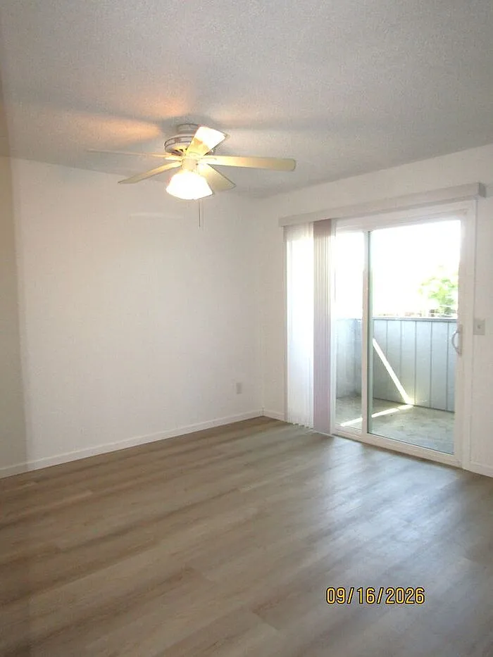 2 bed, 1.0 bath, 925 sqft, $1,925 — Photo 4