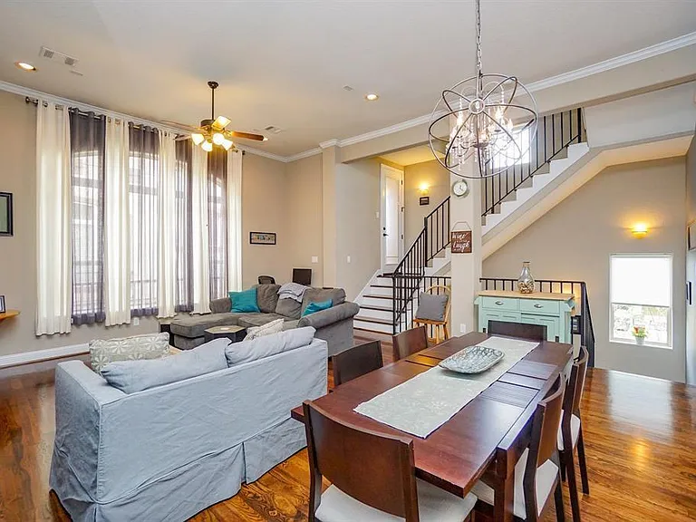 1025 W 21st St #D — Photo 13