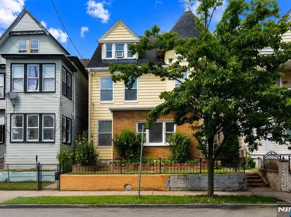 239-241 17th Ave, Paterson, NJ 07504