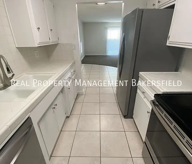 2401 Olive St — Photo 1