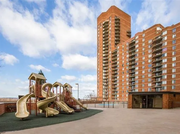 232 Harmon Cove Tower image 43 of 46