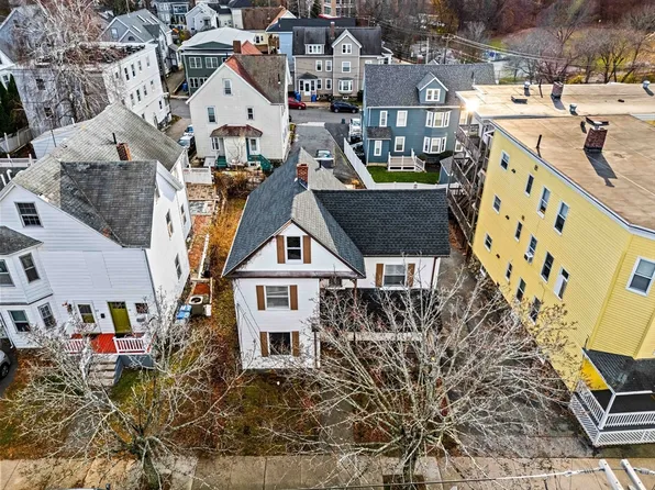 11 Derby St, Waltham, MA 02453