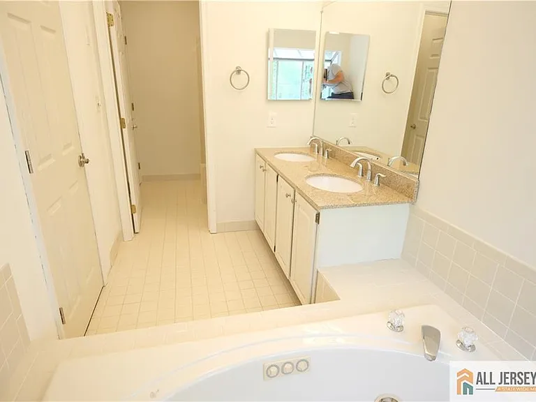 56 Coriander Dr — Photo 16