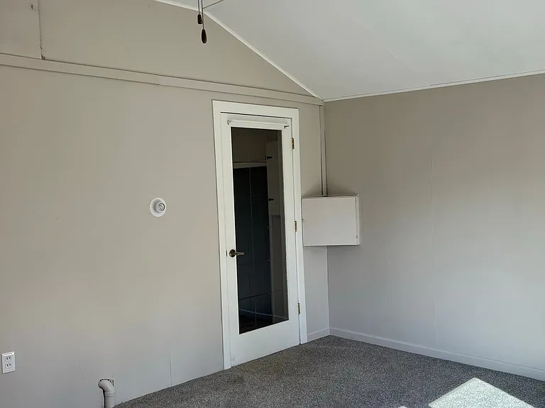 1277 Elmore St — Photo 13