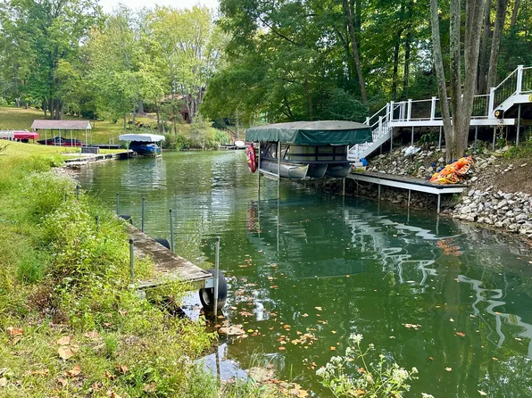 36 Mill Spgs, Coatesville, IN 46121