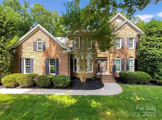 2027 Brook View Ct, Matthews, NC 28104