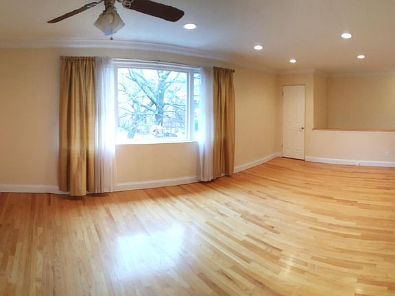 3rd image of 7321 Amherst Ave Floor 2