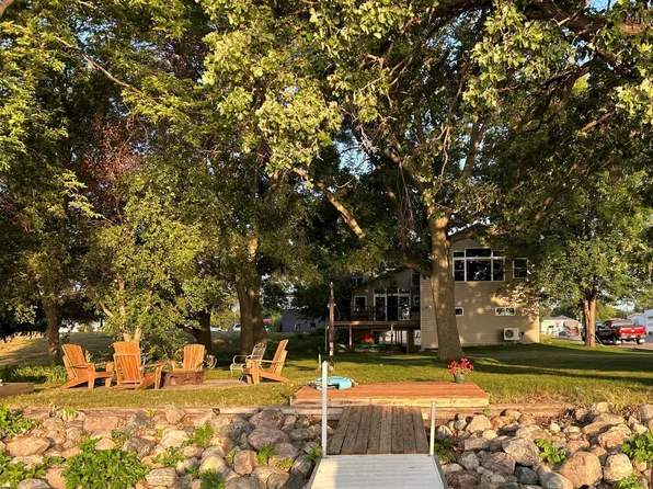 133 Lake Ave N, Spicer, MN 56288