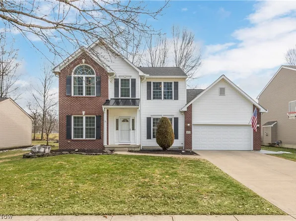 1671 Elm Dr, Avon, OH 44011