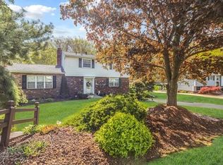 221 Sherwood Dr, Monaca, PA
