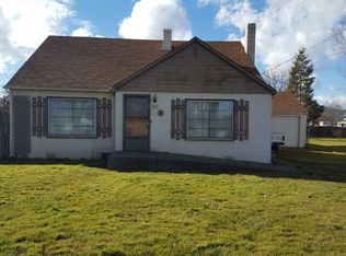 96 Clover Ln, Medford, OR 97501