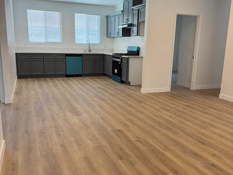 2822 Wall Ave — Photo 6