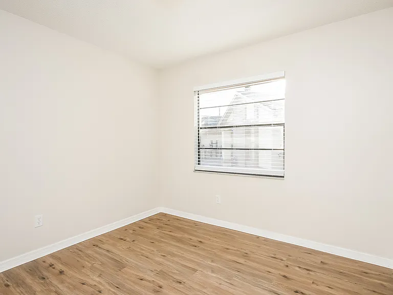 399 Eagle Cir — Photo 8