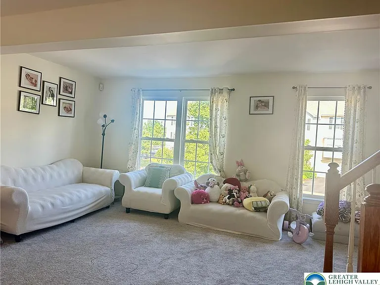 1051 Sparrow Way — Photo 15