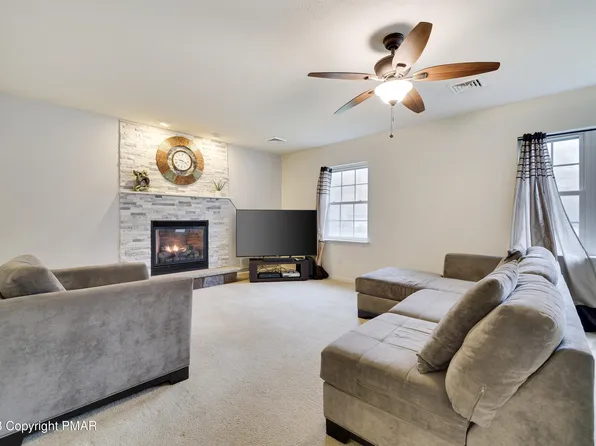 1369 Kodiak Ter, Tobyhanna, PA 18466