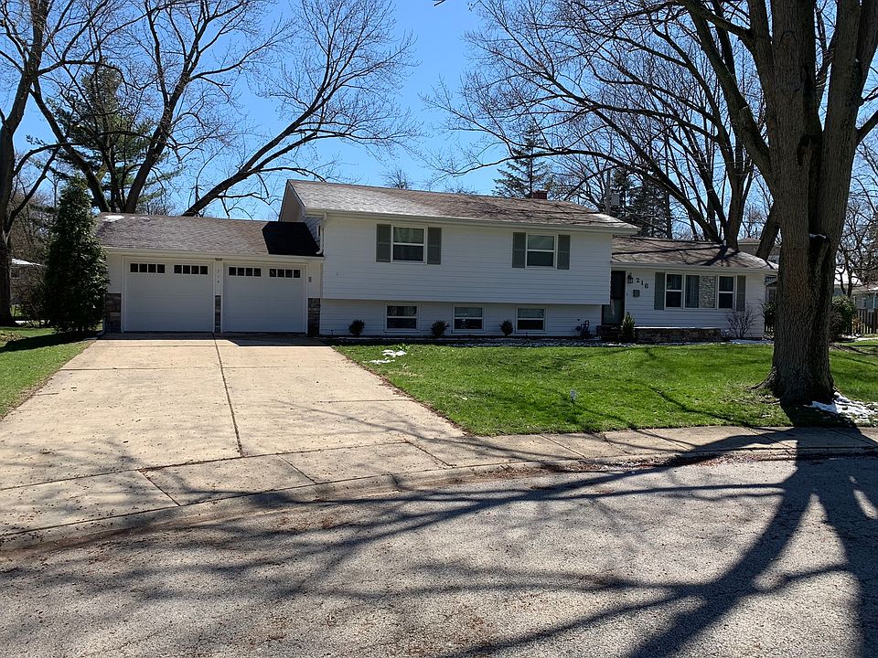 1st image of 216 Sandalwood Dr