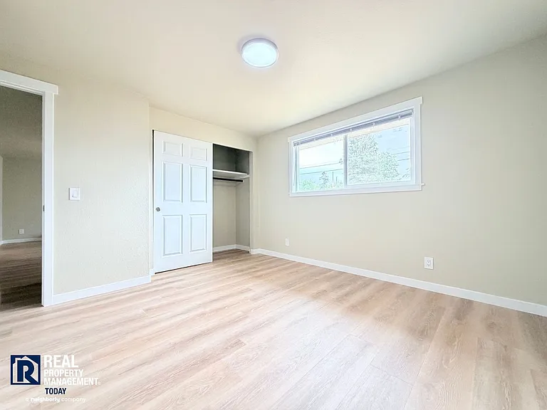 GM Legacy Properties LLC - Duplex (GOLD) — Photo 14