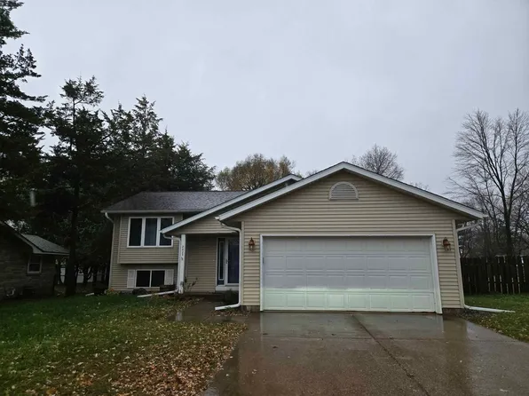 2623 Edgewood Ln, Eau Claire, WI 54703